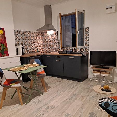 Studio Cosy Meuble, Terrasse Et Patio Pour Velo Rochefort  Bagian luar foto