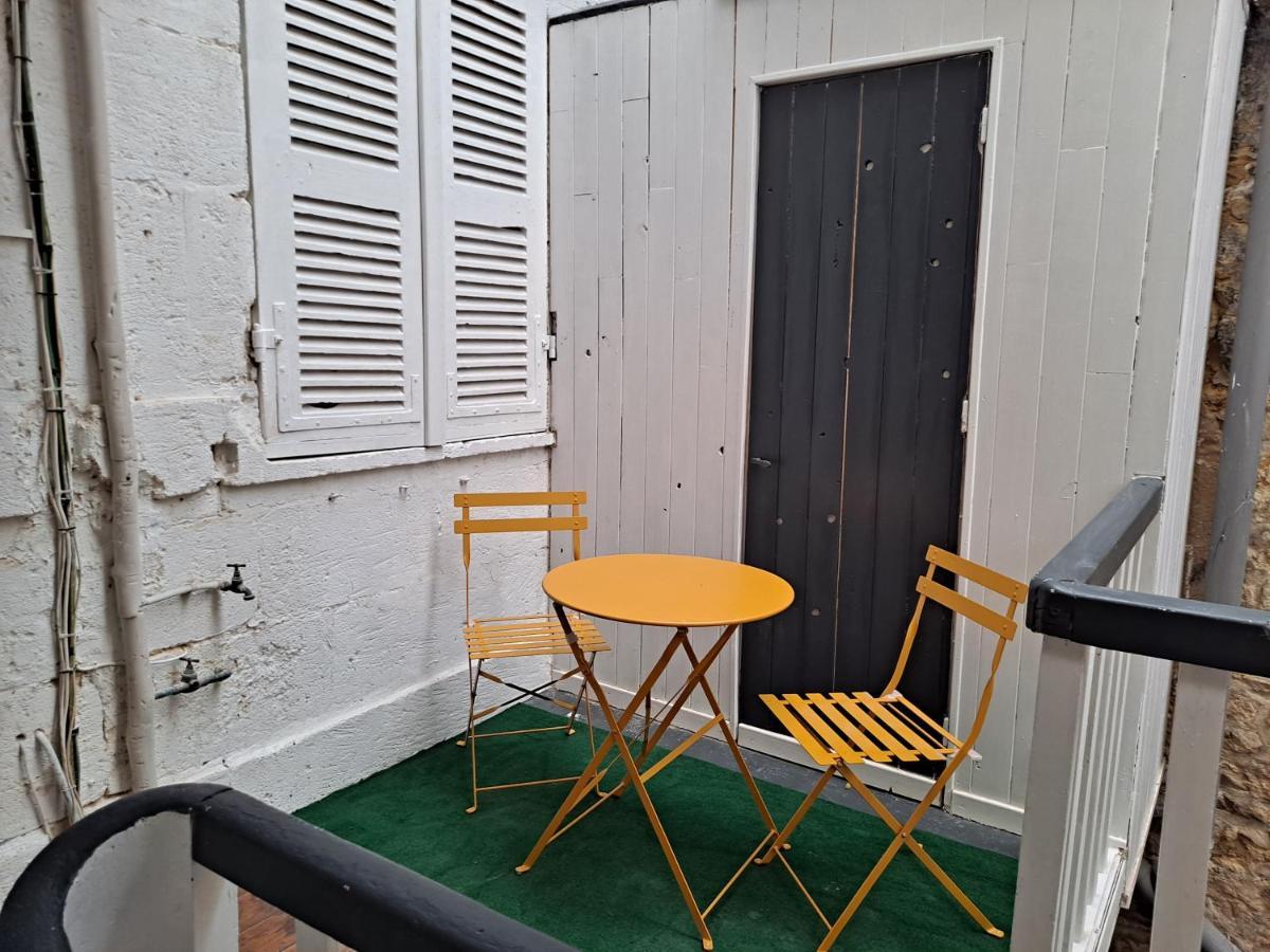 Studio Cosy Meuble, Terrasse Et Patio Pour Velo Rochefort  Bagian luar foto