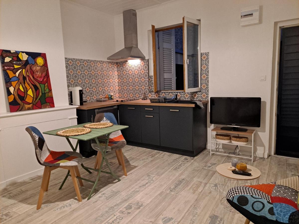 Studio Cosy Meuble, Terrasse Et Patio Pour Velo Rochefort  Bagian luar foto